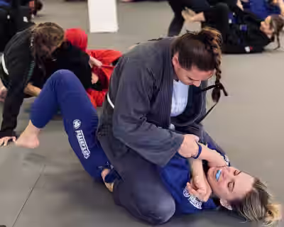 Įvadinė nemokama Jiu-Jitsu treniruotė moterims Žirmūnuose!
