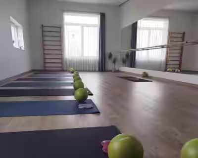 Grupinė Pilates treniruotė 