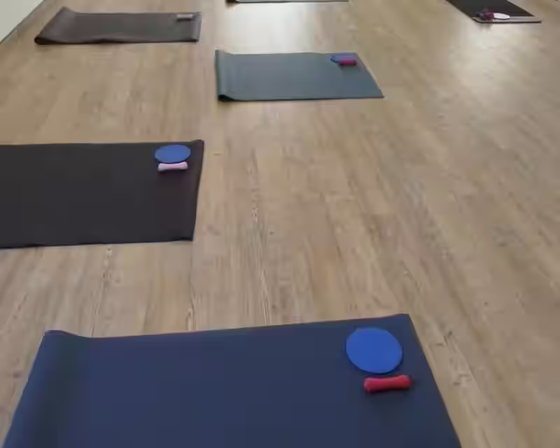 Grupinė Pilates treniruotė nuotrauka 1