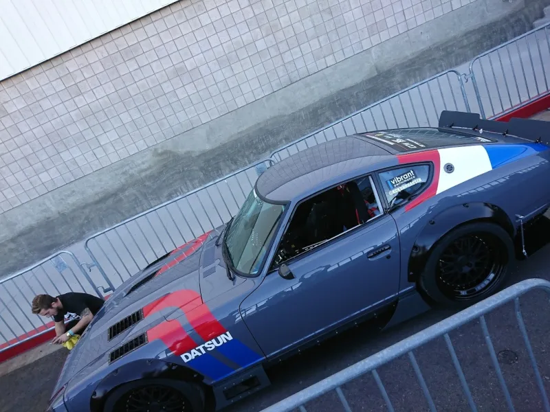Wolf Wraps - Window tinting business