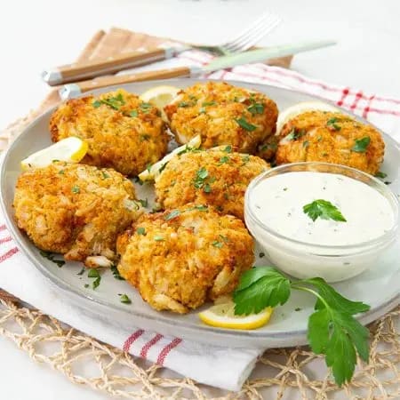 Crab Cakes with Pesto and Mayo Aioli (2 Pieces)