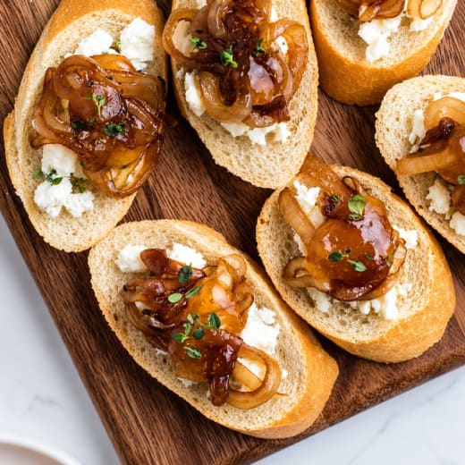 Baked Apple and Bacon Crostini with Ricotta Spread