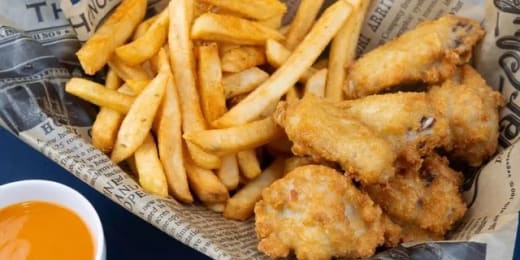 Fried Chicken Wings w/ 2 Sides