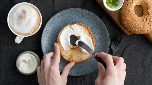 Bagel with Cream Cheese (Vegetarian)