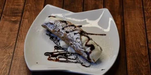 Small Cannoli- Serves 7