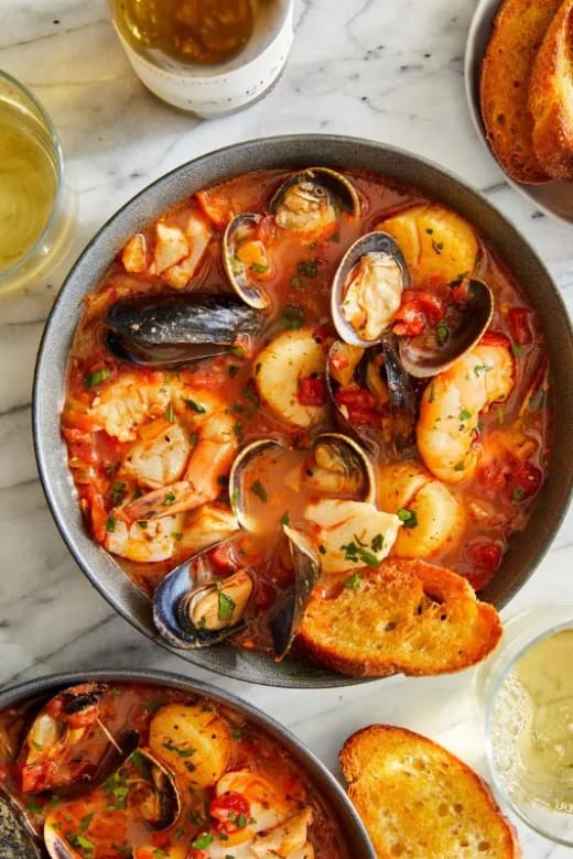 Cioppino-Serves 7