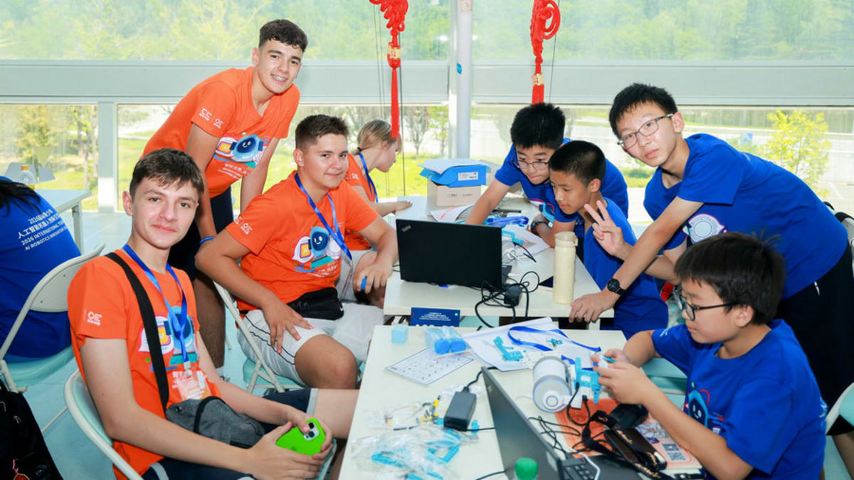 400 Teen Coders From 21 Nations Compete in Beijing - Image 2