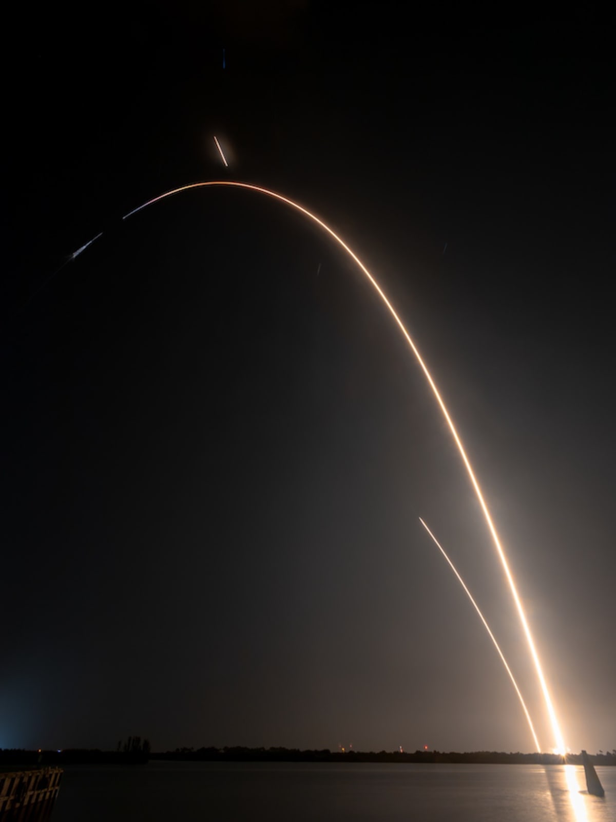 SpaceX Launches 2 Rockets in Record 38.5 Minutes - Image 2