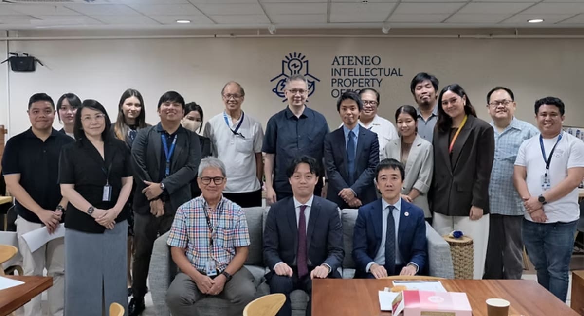 Professor Yutaka Matsuo presenting to Ateneo faculty about AI education and startup incubation programs