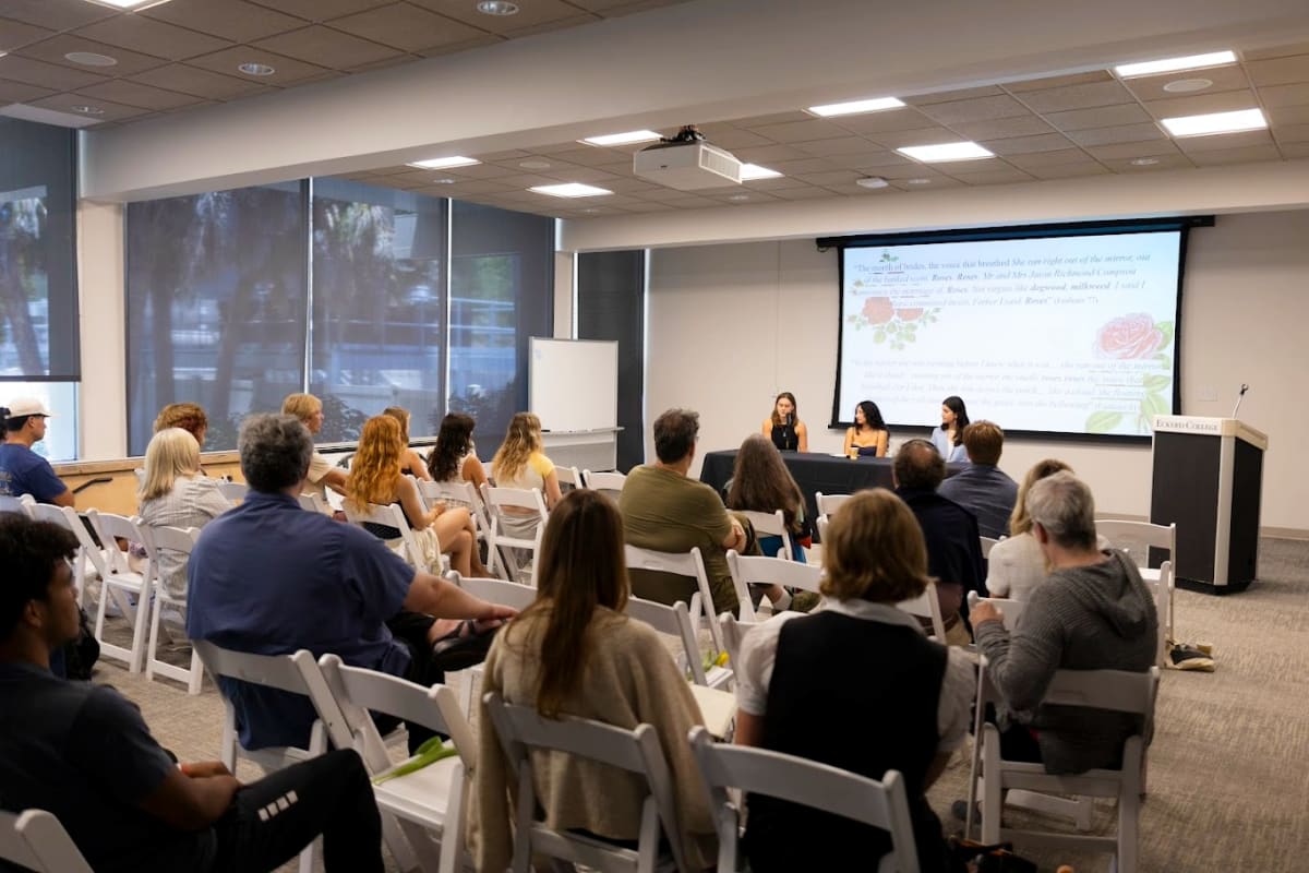 Eckerd College Students Present 83 Research Projects
