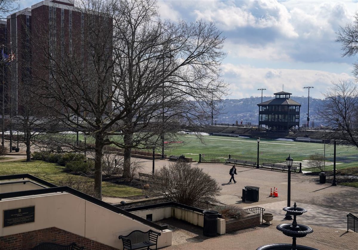 Duquesne University accounting students helping Pittsburgh families prepare tax returns at volunteer site