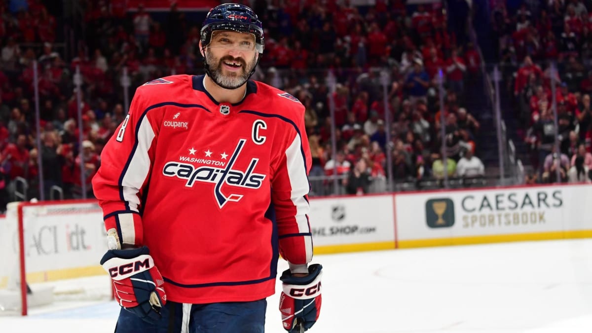Ovechkin Hits 30 Goals for Record 20th Time at Age 40