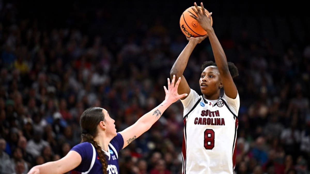 South Carolina women's basketball team celebrates after Elite Eight victory over TCU in Sacramento