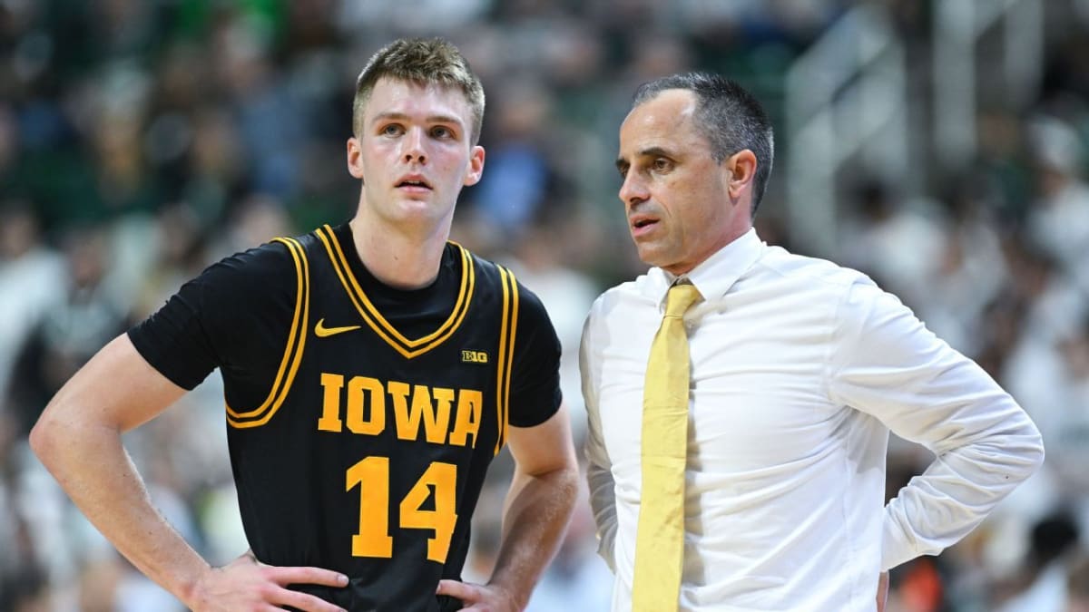 Division II Coach and Star Reach Elite Eight at Iowa
