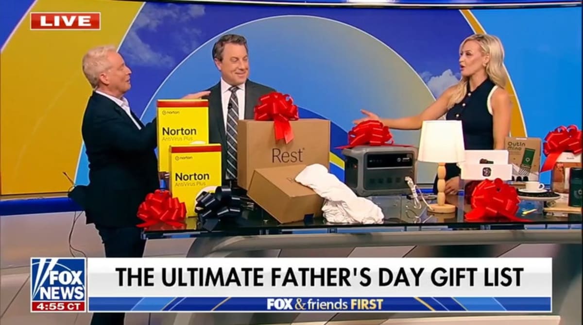 Fox News Anchor Shares Dad's 5 Lessons for Girl Dads - Image 3