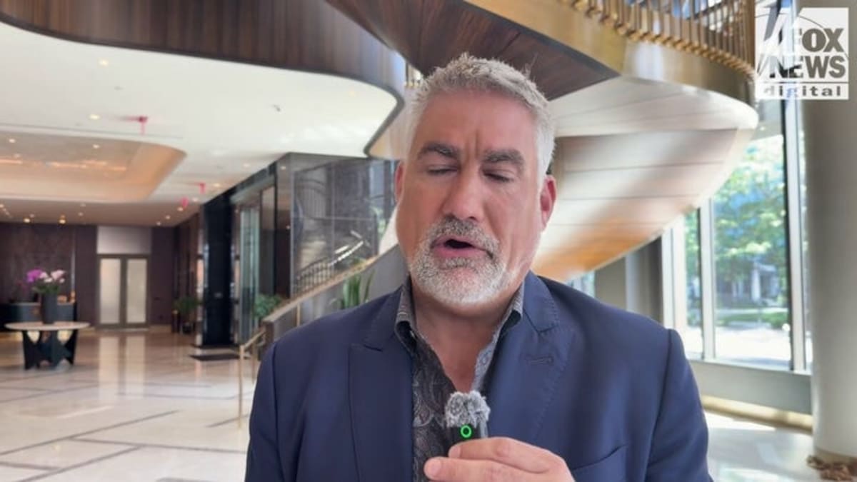 Taylor Hicks: Faith Keeps Him Grounded 20 Years Later - Image 4