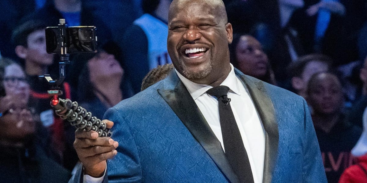 Shaq Earns Master's Degree, Roasts Charles Barkley on Stage - Image 2