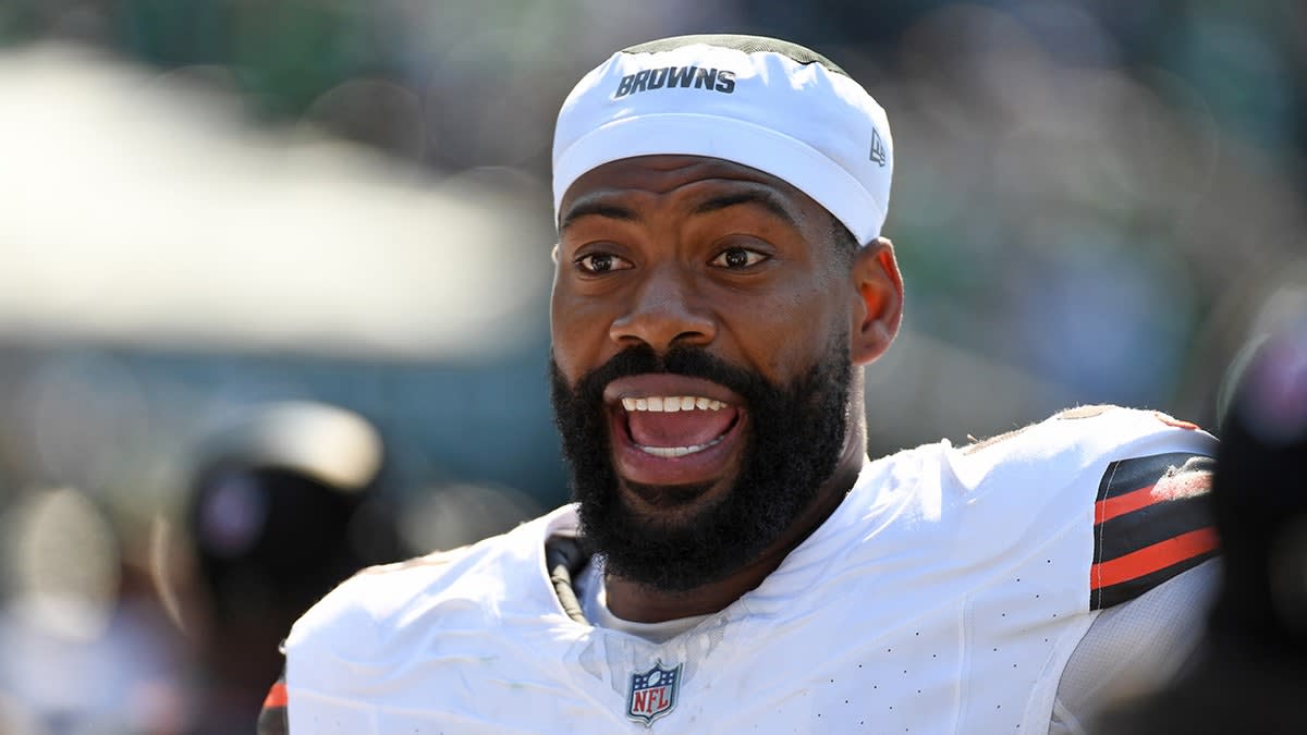 NFL Star Za'Darius Smith Returns After Losing 3 Loved Ones - Image 4
