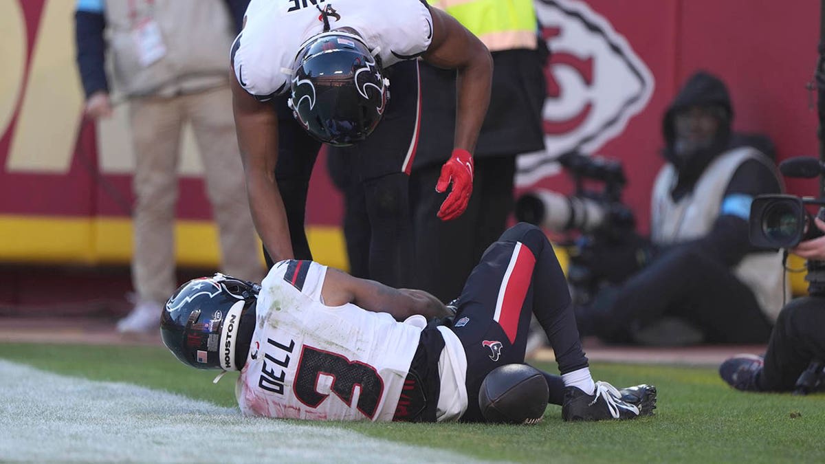 Tank Dell Practices in Pads Nearly 2 Years After Injury - Image 4