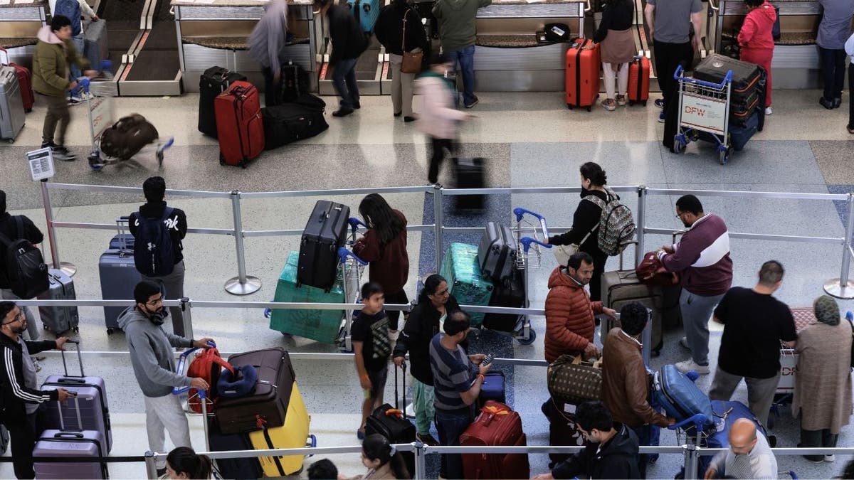 DFW Airport Adds $300K Foot Wash Stations for Safety - Image 4