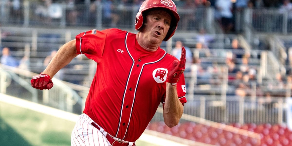 Senator's 30-Year-Old Glove Makes Viral Catch - Image 2