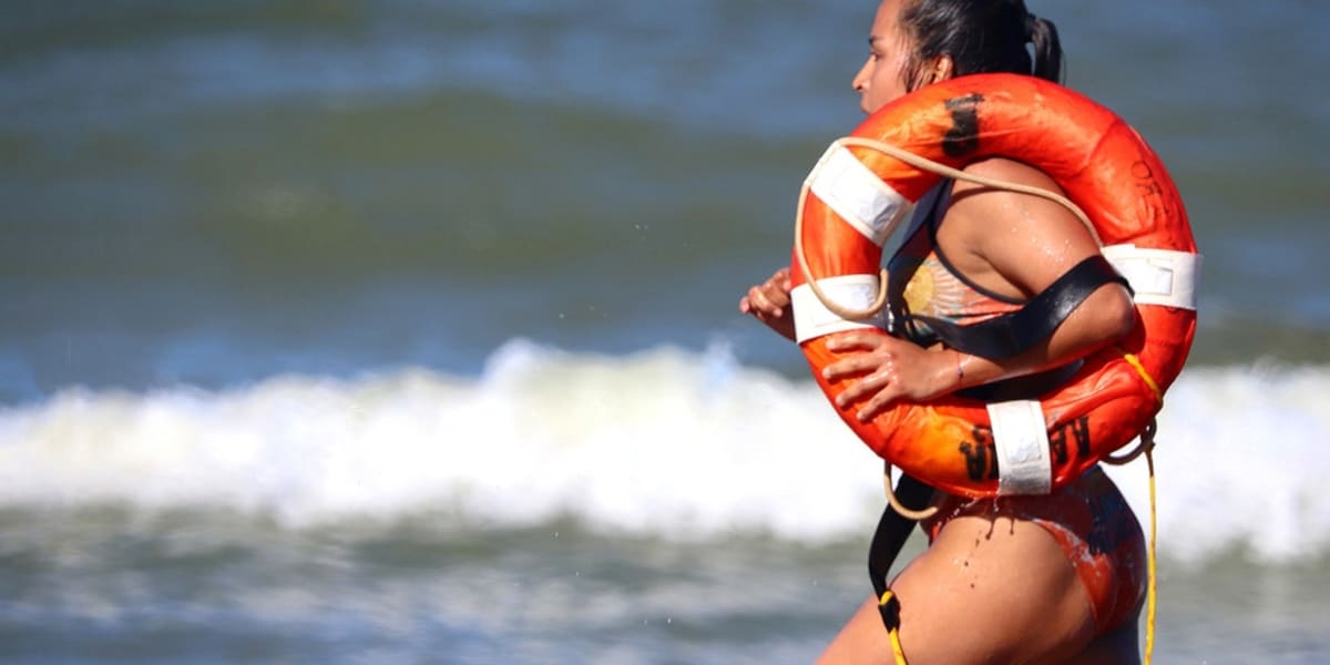 Florida Lifeguards Save Unconscious 5-Year-Old Boy - Image 2