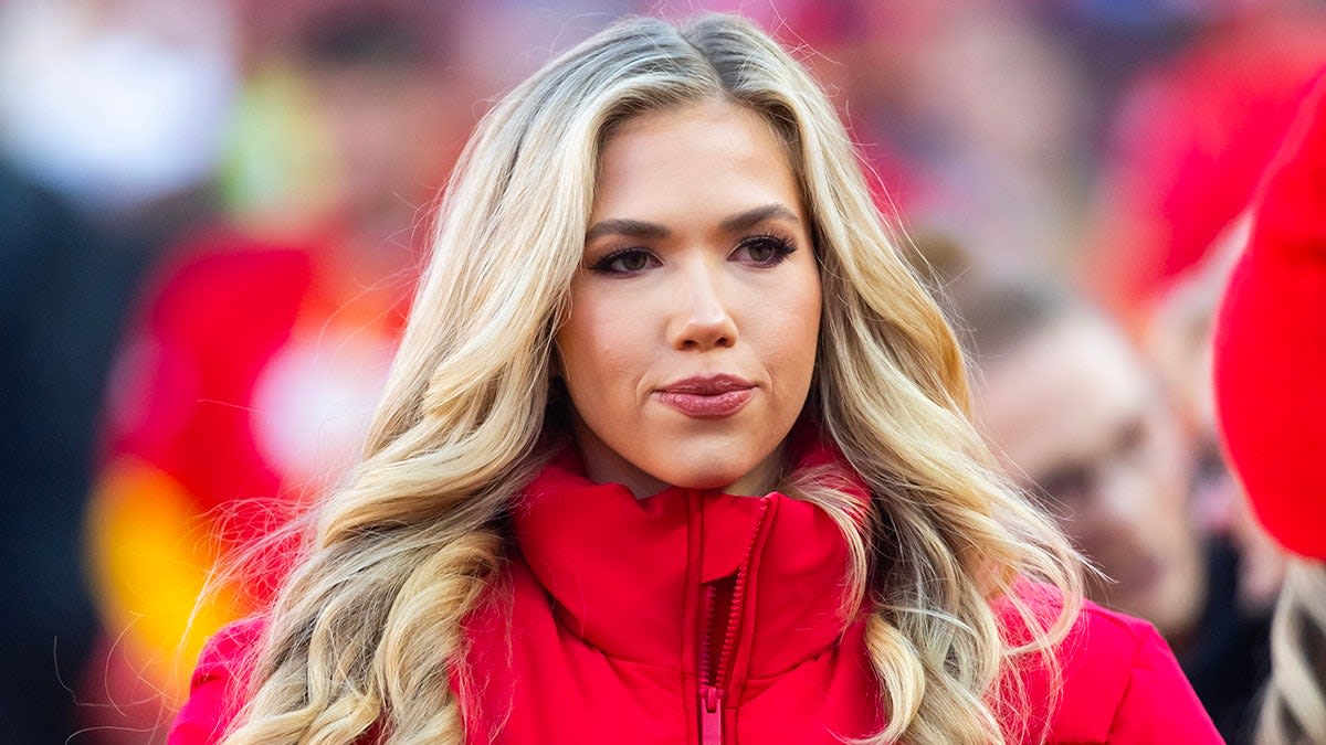 Chiefs Heiress Gracie Hunt Engaged to QB's Son Derek Green - Image 5