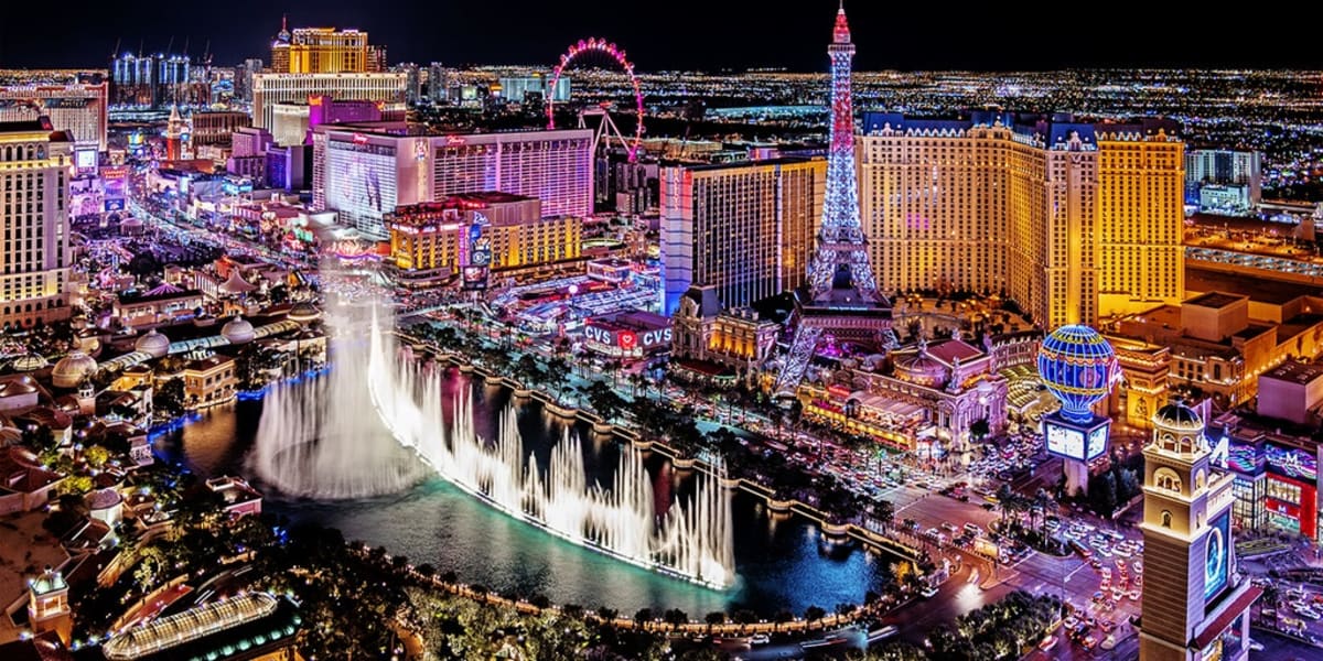 Heart-Shaped Hotel Wins Approval in Las Vegas - Image 2