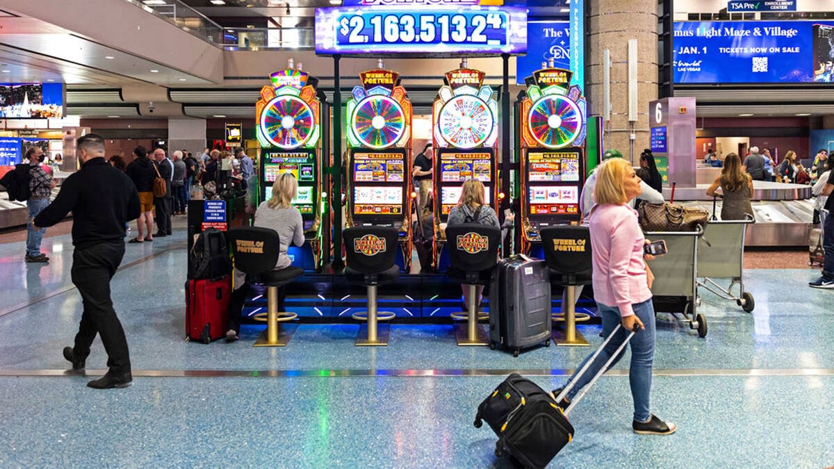 Traveler Wins $3.3M Jackpot at Las Vegas Airport - Image 4