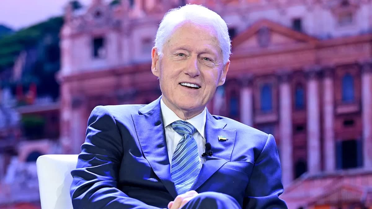 Bill Clinton Surprises Cowboys Owner at Draft Press Event - Image 3