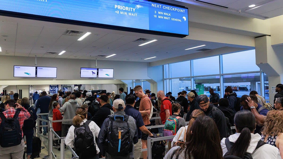 DFW Airport Adds $300K Foot Wash Stations for Safety - Image 5