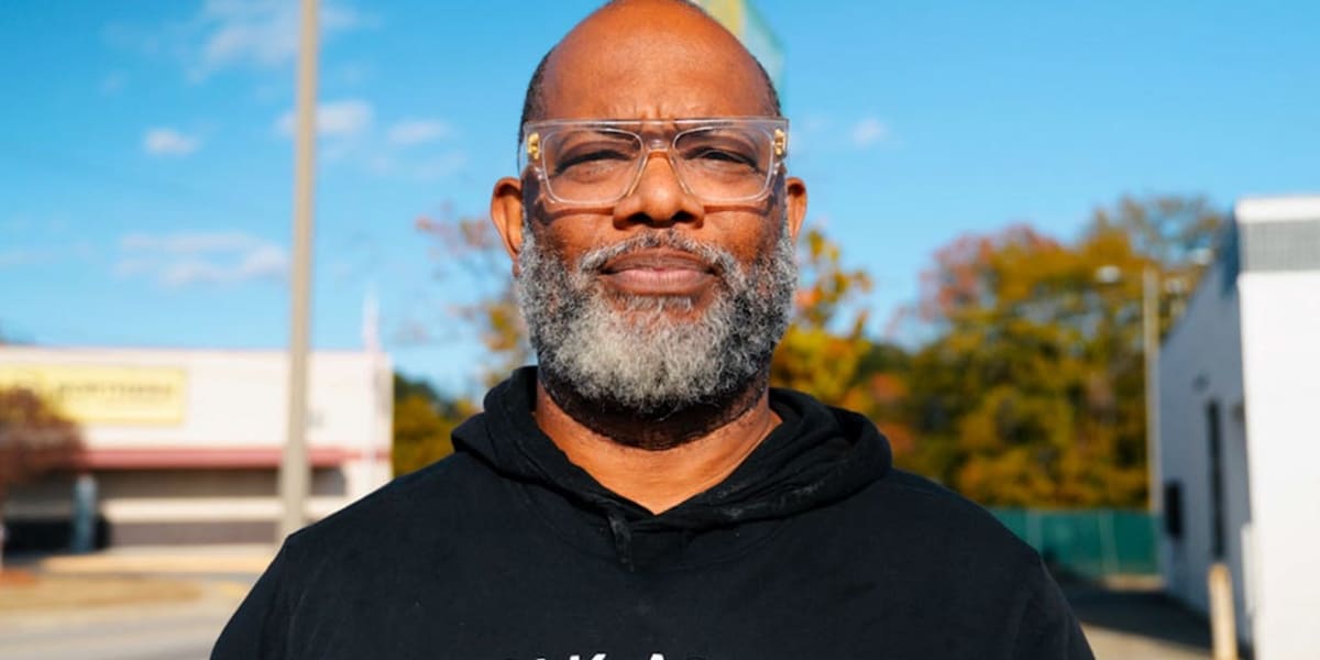 Chicago Pastor Pauses 3,000-Mile Walk, Vows to Finish - Image 2