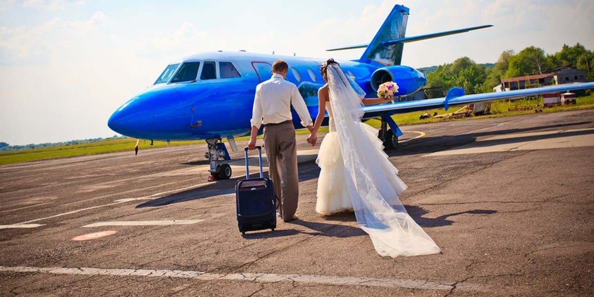 Southwest Pilot Marries Couple at 35,000 Feet - Image 2