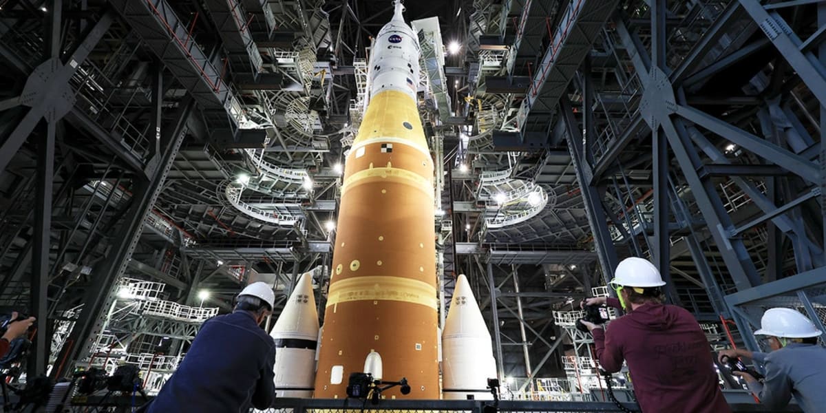 America Sends 4 Astronauts Around the Moon in April - Image 2