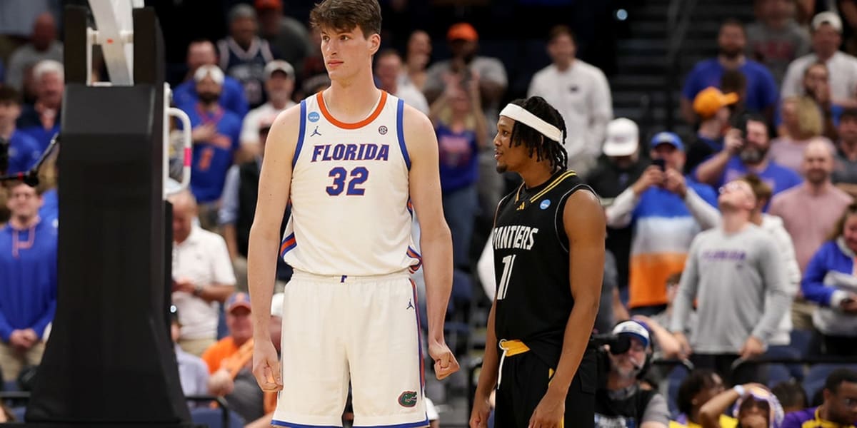 7-Foot-9 College Player Gets March Madness Moment - Image 2