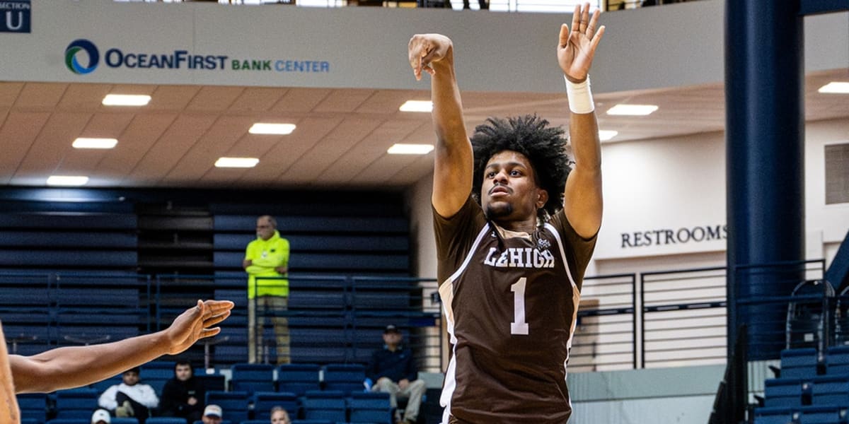 Lehigh's Half-Court Buzzer-Beater Stuns Holy Cross 69-66 - Image 2