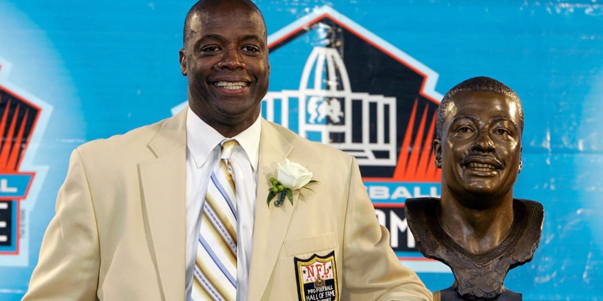 NFL Hall of Famer, 66, Tries Out for Olympic Flag Football - Image 2