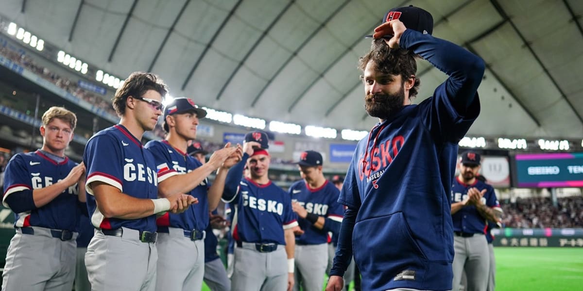 Czech Electrician Gets Ovation in Final Baseball Game - Image 2