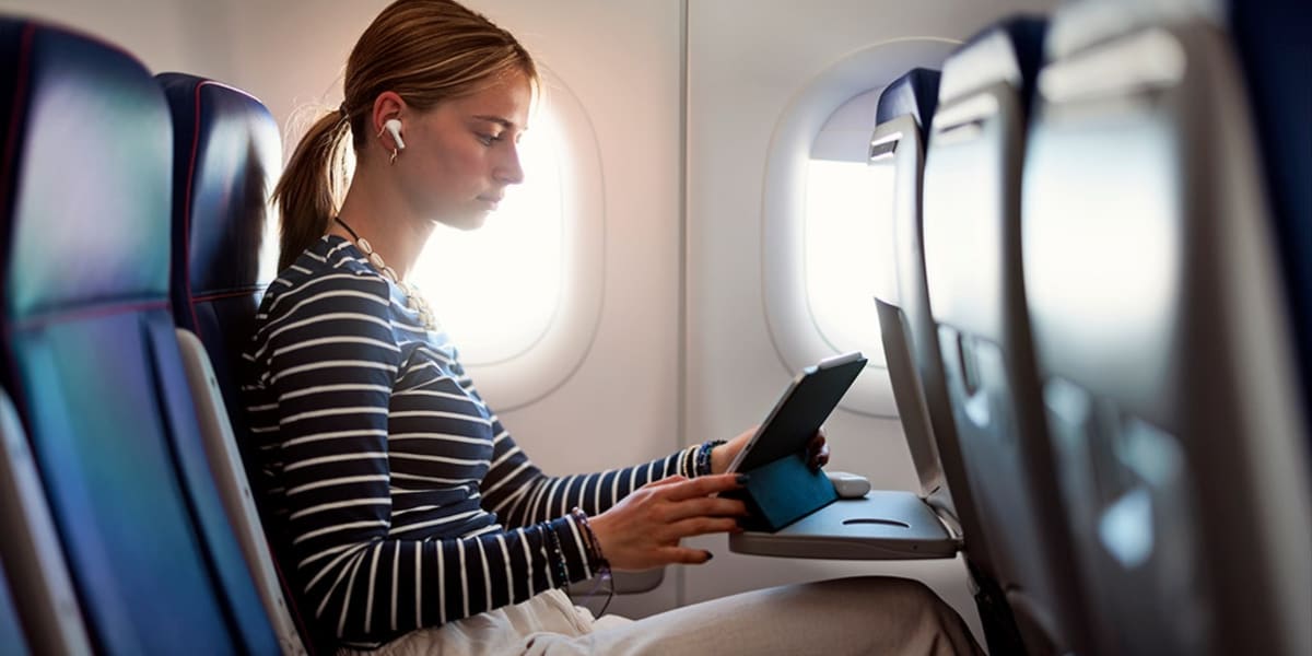 United Airlines Now Requires Headphones or Passengers Walk - Image 2