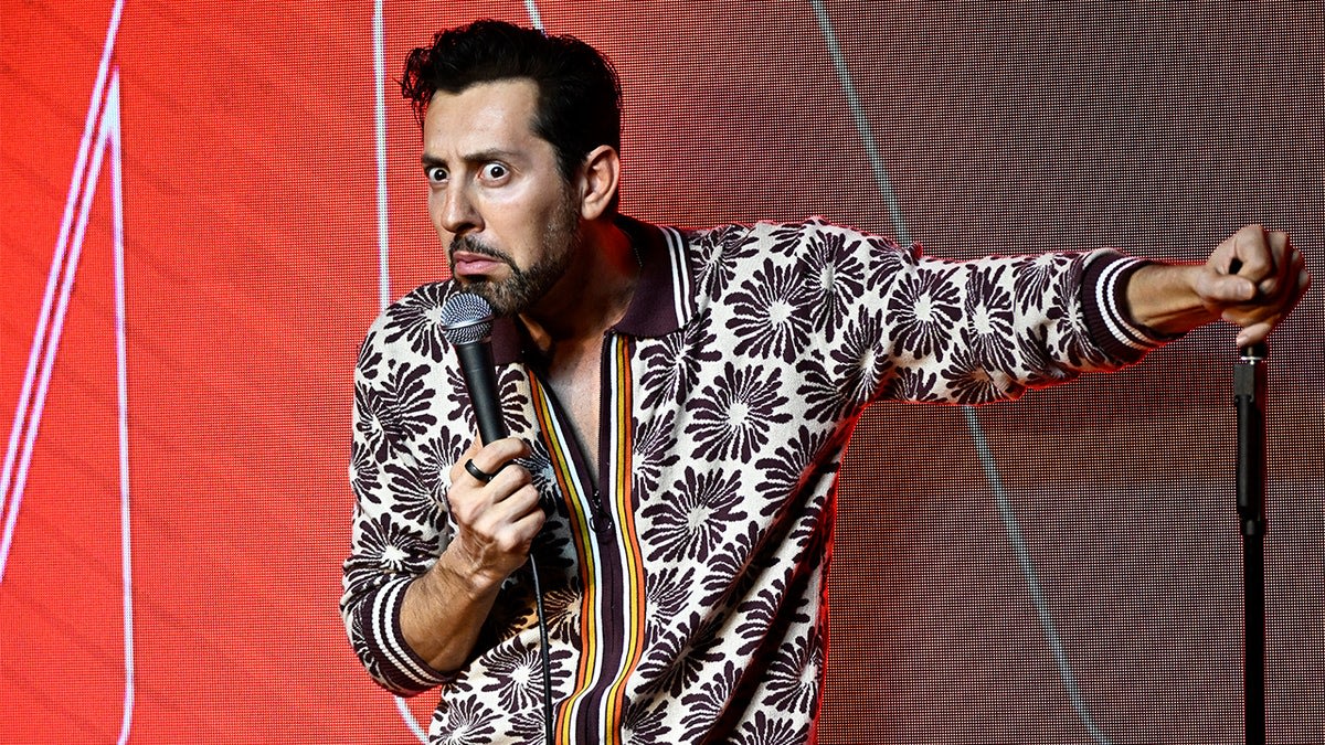 Iranian-American Comedian Sells Out Madison Square Garden - Image 4