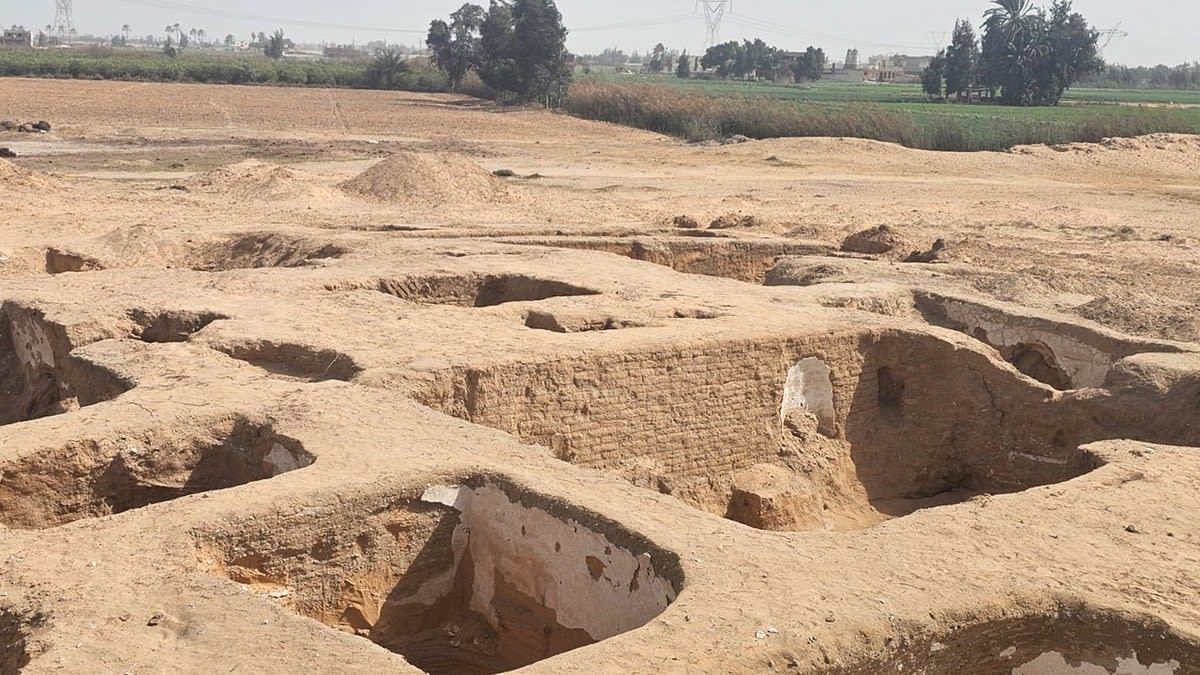 Egypt Uncovers 1,600-Year-Old Christian Monastery Site - Image 3