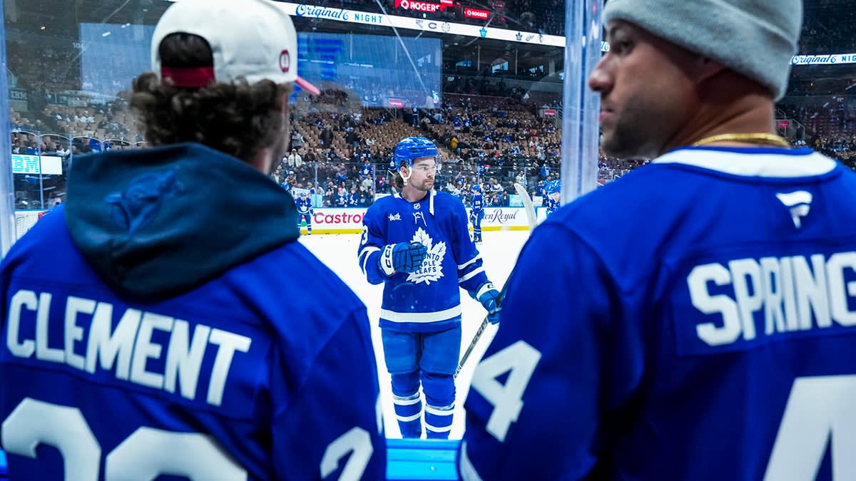 Blue Jays Stars Caught in Wrong Seats at Leafs Game - Image 5