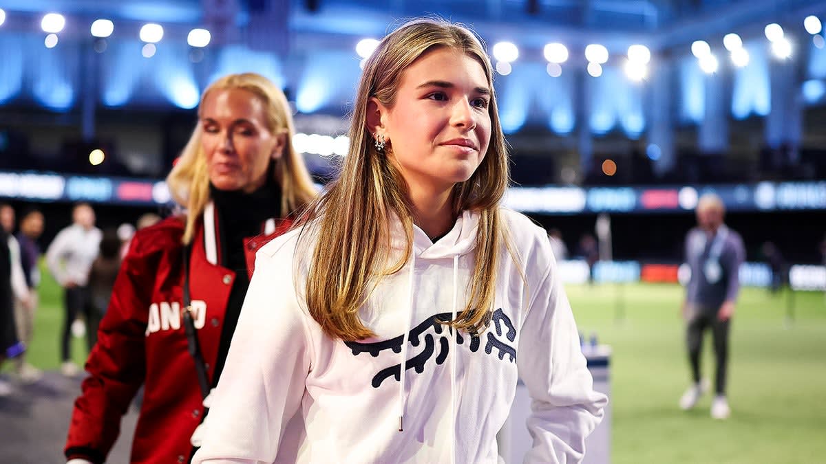 Kai Trump Returns to Golf Training After Wrist Surgery - Image 5