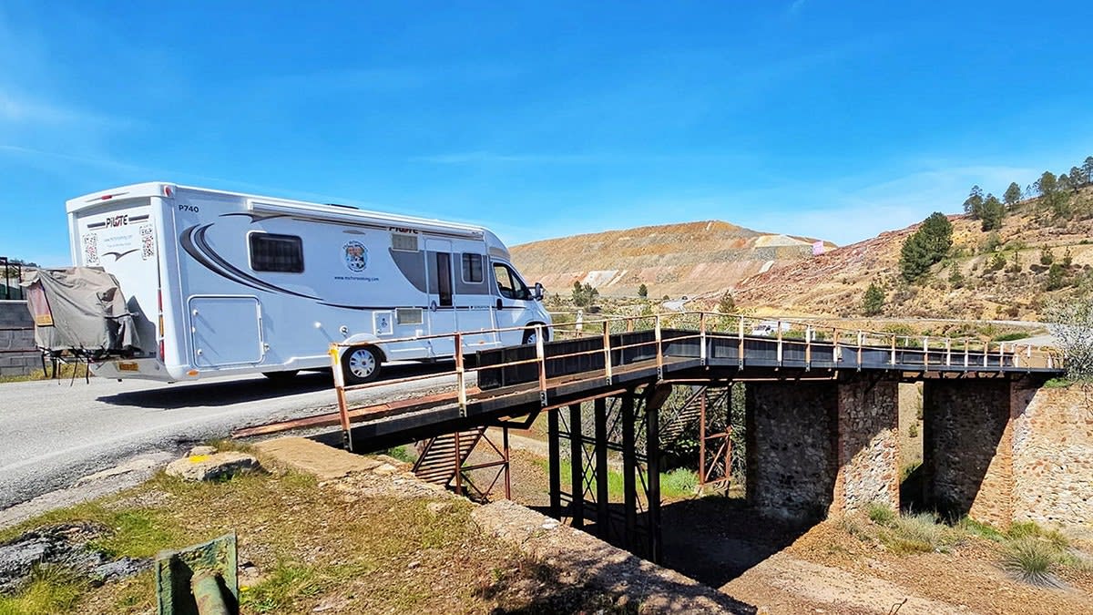 UK Couple Travels 30 Countries for Less Than Their Old Rent - Image 4
