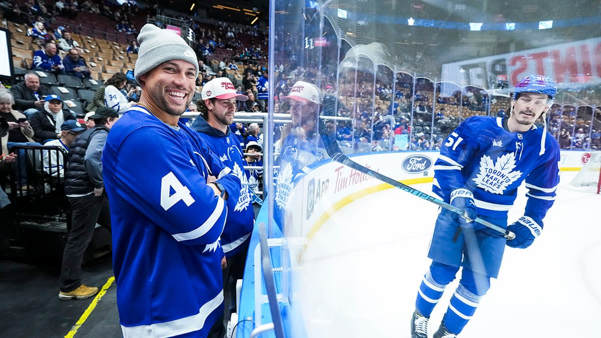 Blue Jays Stars Caught in Wrong Seats at Leafs Game - Image 4