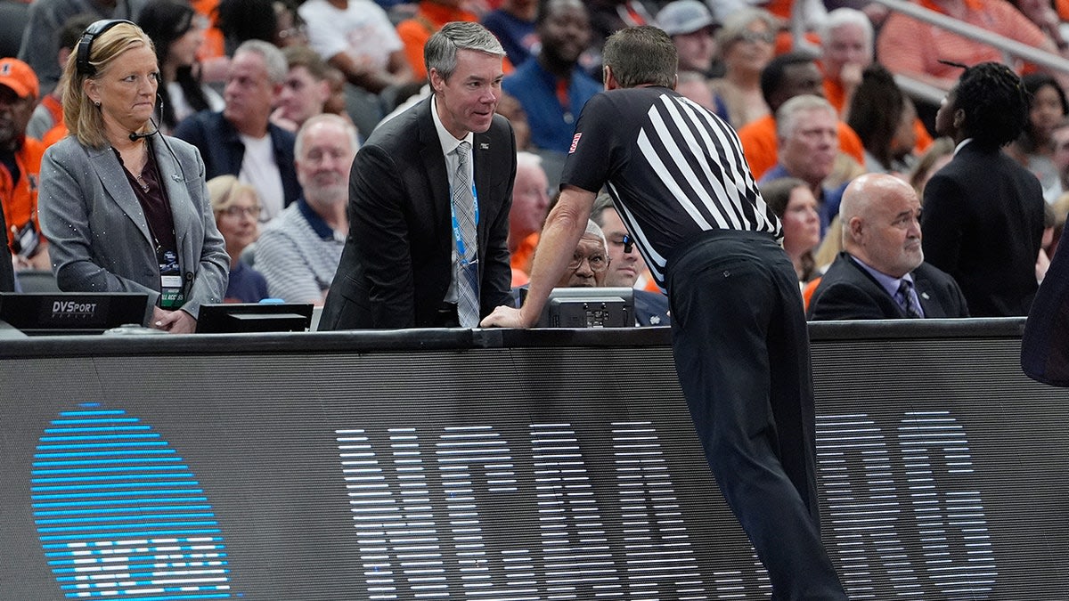 Illinois Reaches Final Four Despite 10-Minute Buzzer Chaos - Image 2