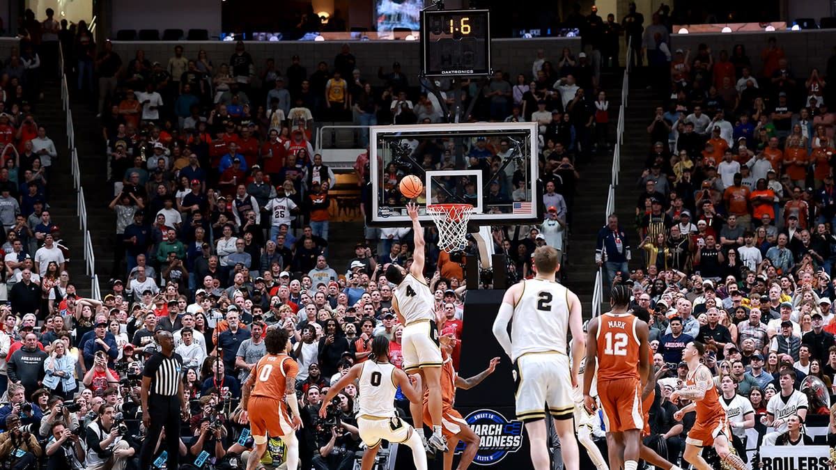 Purdue's Last-Second Tip Sends Team to Elite Eight - Image 4