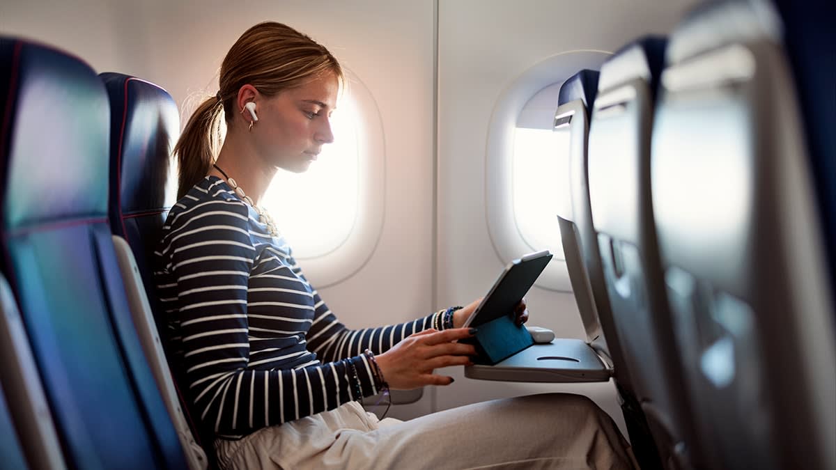 United Airlines Now Requires Headphones or Passengers Walk - Image 3