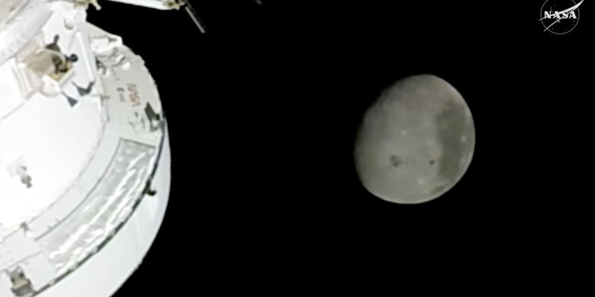 Artemis II Crew Prays, Works Through Moon Blackout - Image 2