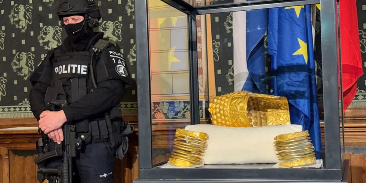 2,500-Year-Old Golden Helmet Recovered in Netherlands - Image 2